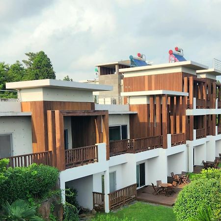 Jeju Eco Suites Согвипхо Экстерьер фото