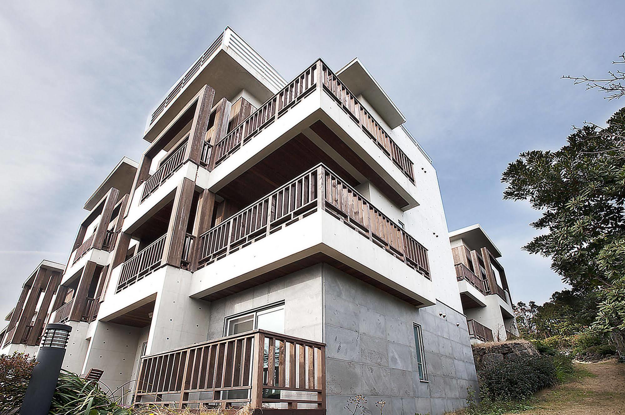Jeju Eco Suites Согвипхо Экстерьер фото