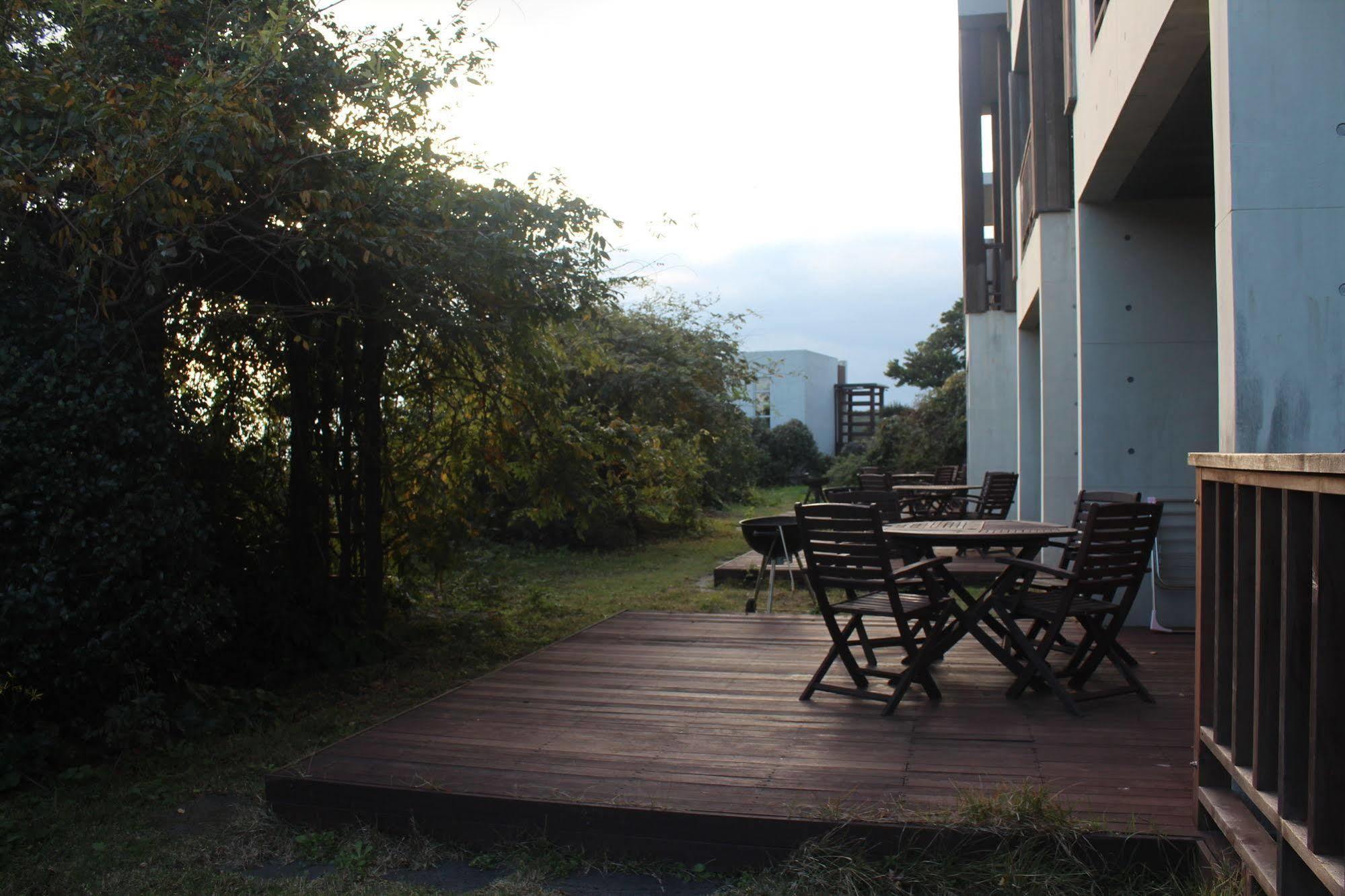 Jeju Eco Suites Согвипхо Экстерьер фото